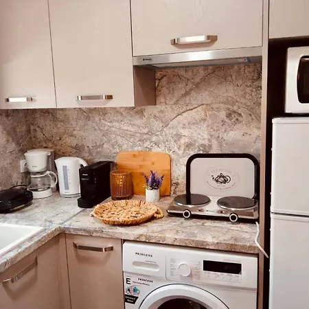 Aggelikas Apartamento *